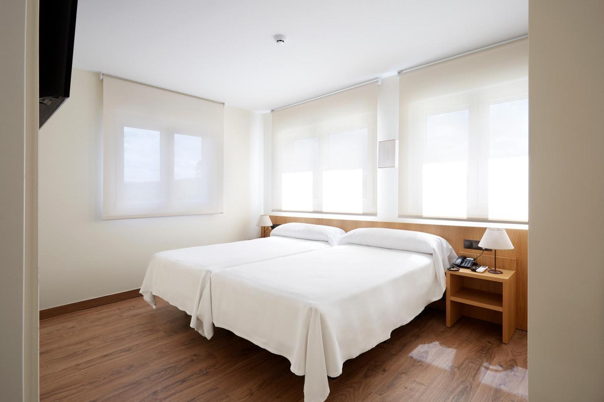 Santiago Del Monte Hotel Arias Aeropuerto מראה חיצוני תמונה